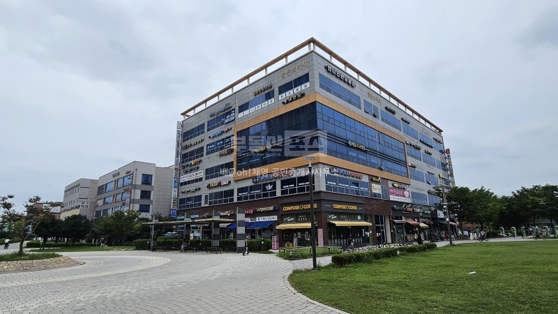 약국자리 공원앞 바로입주 사진 4