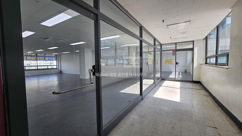 바닥 페인트 텍스까지 마감 천정형에어컨완비 사진 10