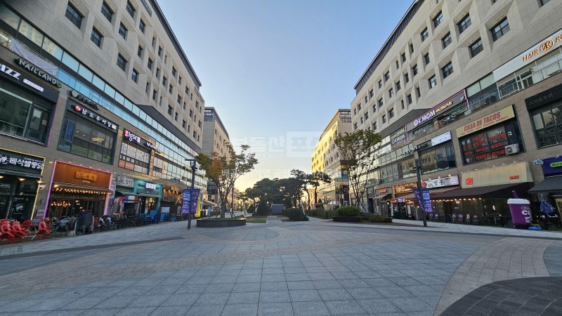네모반듯하며 전면이 넓어 야장가능 대장주 아파트앞 사진 16
