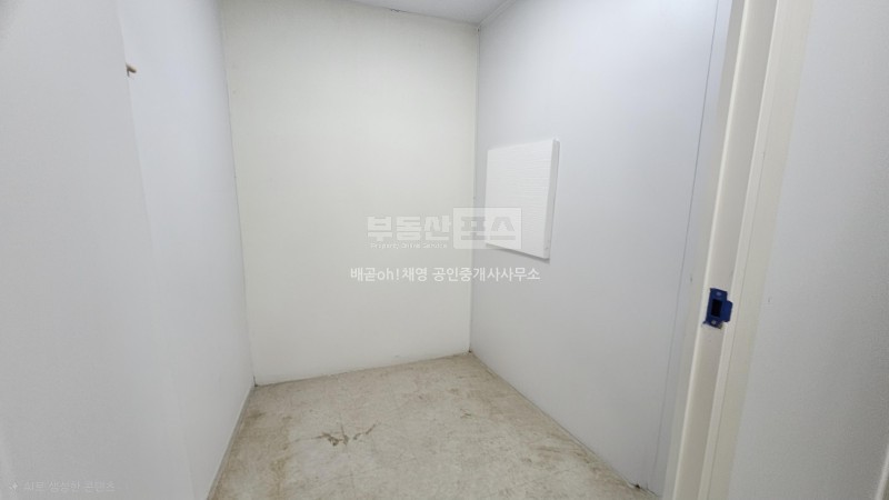 창고4개 구분되어 있음 사진 3
