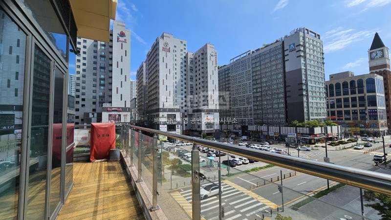 테라스있음 대로변 노출최상 횡단보도에서 잘보이는자리 사진 6