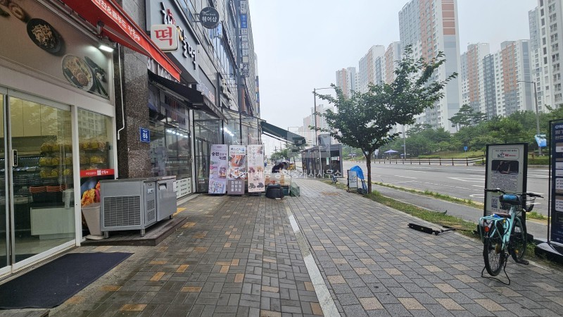 7000세대아파트맞은편 버스정류장앞 출입구 코너자리 사진 8