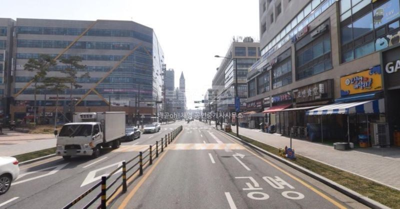 아파트단지상가 공실귀한라인 대로변노출 사진 2