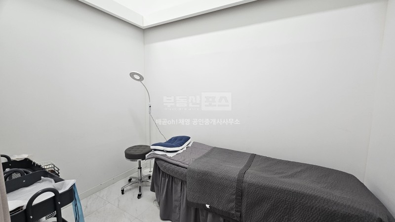 예쁜인테리어가 되어 있는 피부관리샵 사진 10