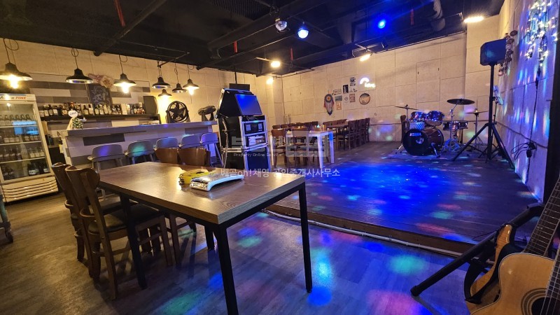 라이브BAR 사진참조 배곧손에꼽는자리 간판자리최고 사진 8
