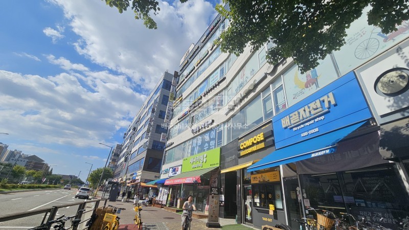 정류장바로 앞 전면넓어서광고저절로되는곳,권리유 사진 9