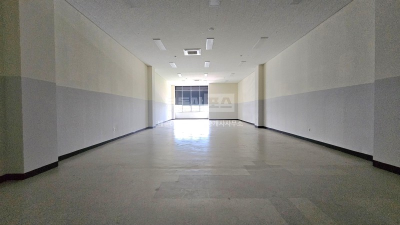 네모반듯 시스템에어컨3대 탁틔인뷰 화물엘베앞위치 사진 6