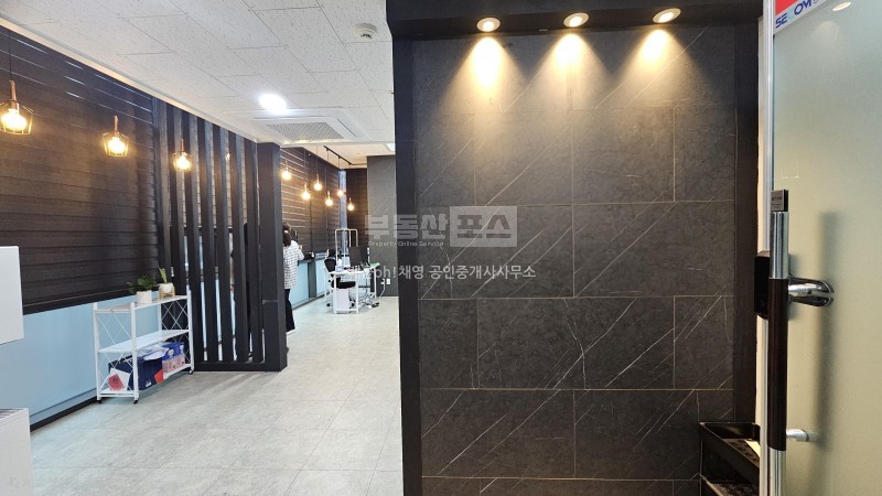 개별시스템에어컨설치,블라인드, 씽크대 도어락등 풀인테리어 사진 3