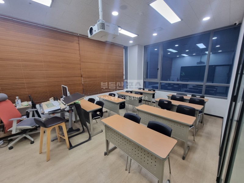 시설잘되어있는 학원 권리금협의가능 사진 6