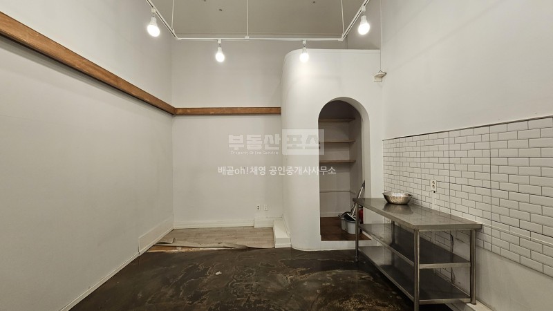 깔끔인테리어 디저트 빵집 커피숍추천 베니스메인자리 사진 6