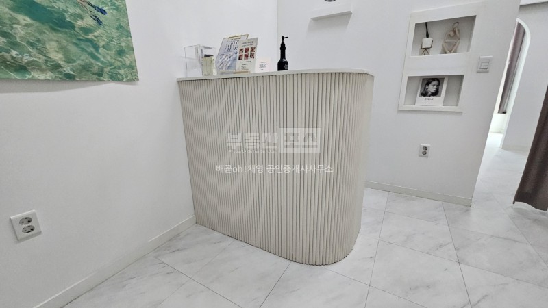 예쁜인테리어가 되어 있는 피부관리샵 사진 8